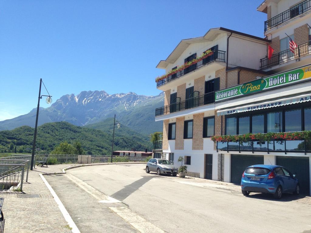 Hotel Pina Ristorante Isola del Gran Sasso d'Italia Ngoại thất bức ảnh